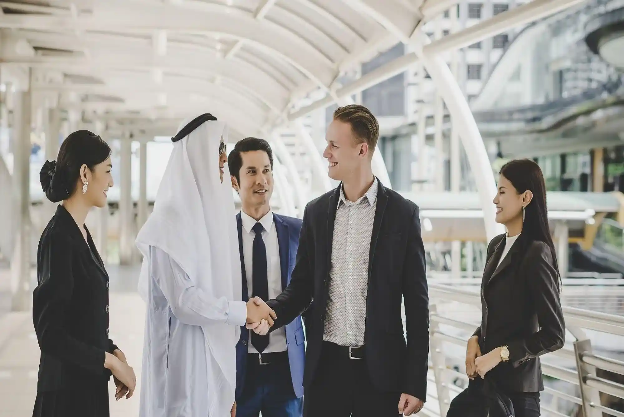 Essential Tips for Flying from Riyadh to Dubai for Work