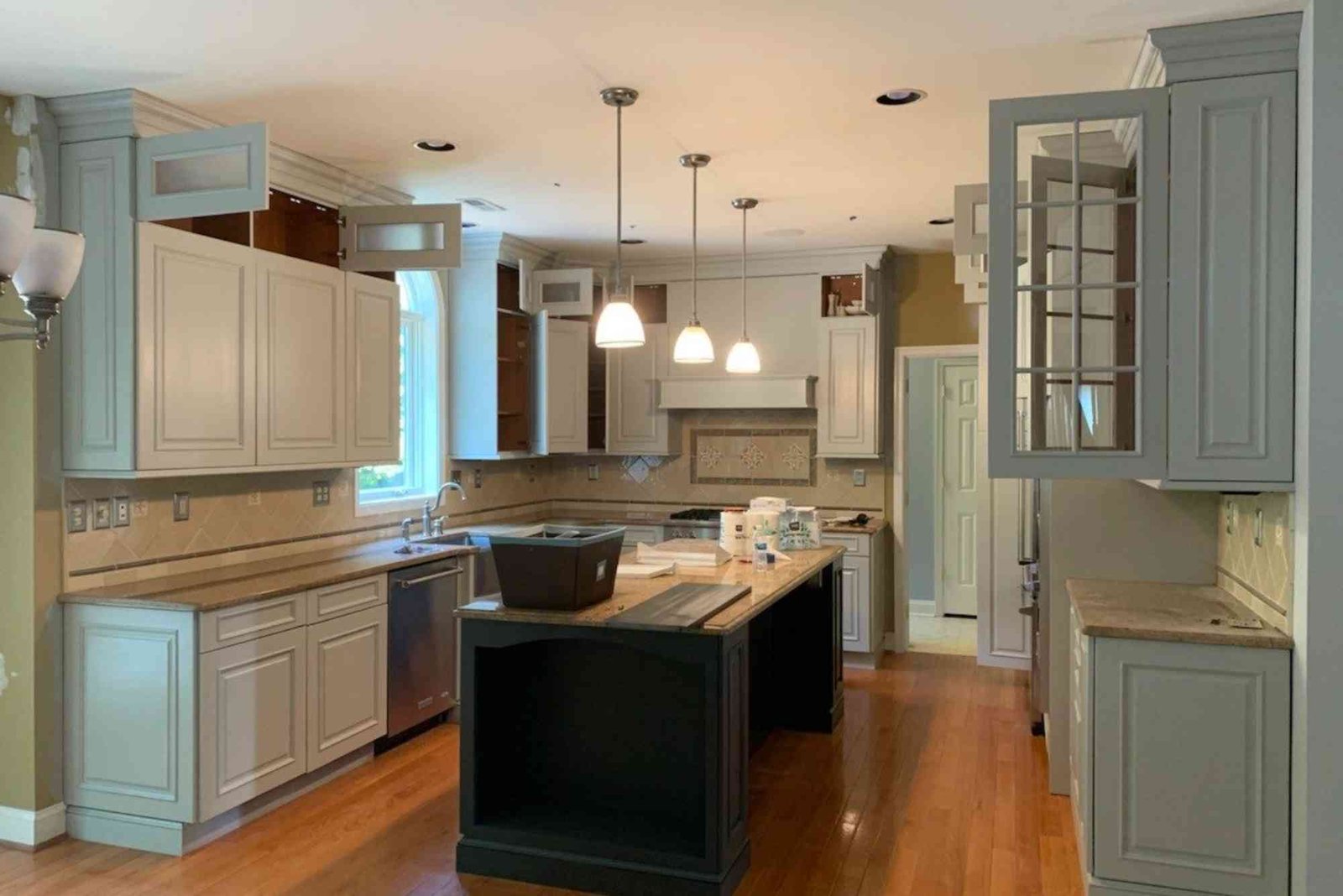Cabinet Painters in Warwick, NY